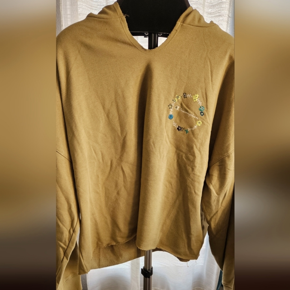 CHAMPION OLIVE 🫒 COLOR WOMEN'S SWEATER. - Picture 1 of 9
